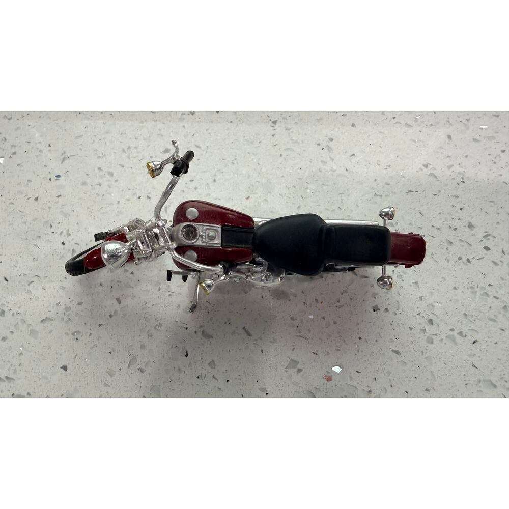 Maisto 1999 Harley-Davidson FXSTS Springer Softail 1:18 Diecast Maroon - Picture 2 of 4